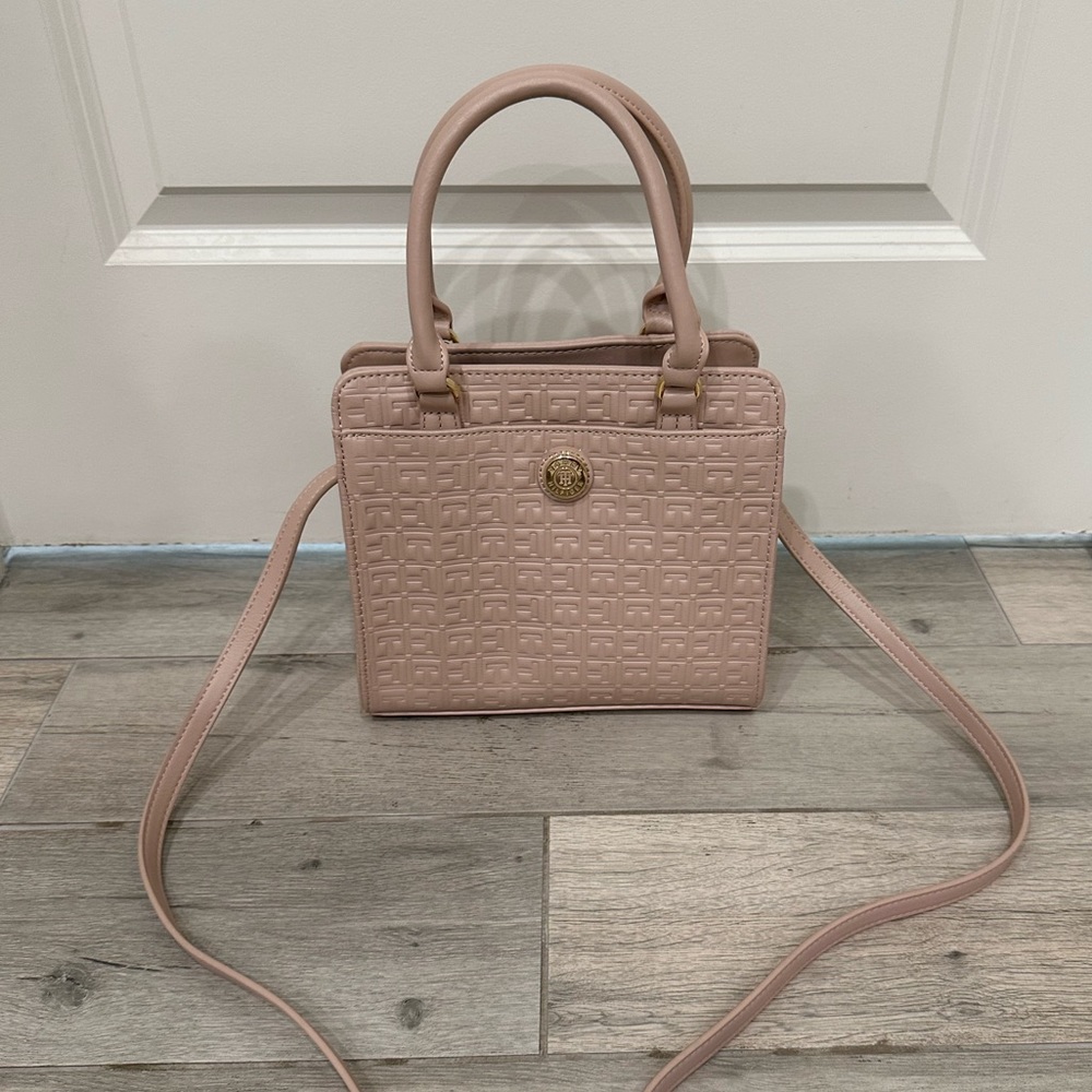 🩷Tommy Hilfiger Purse🩷